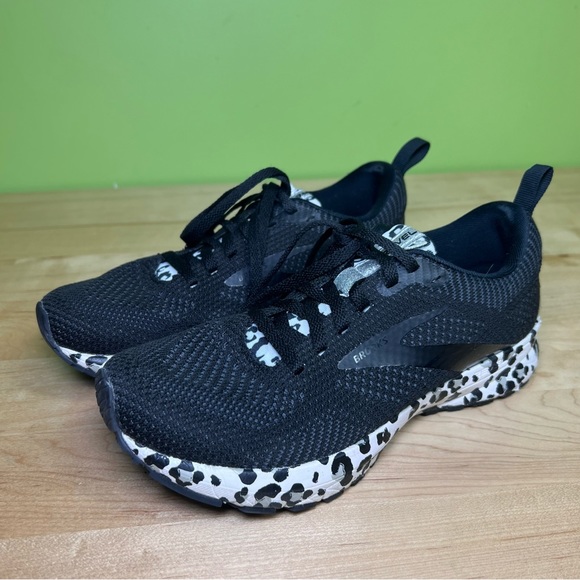 Brooks Shoes - Brooks Revel 5 Run Wild Collection Snow Leopard Print shoes size 6.5